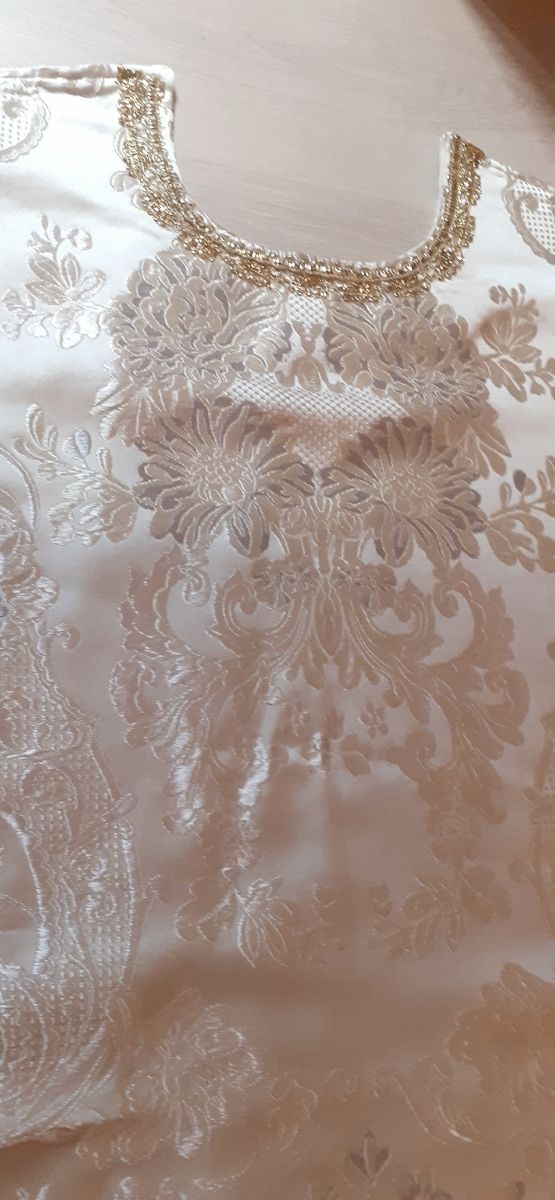 Saya para Virgen de tamaño natural.