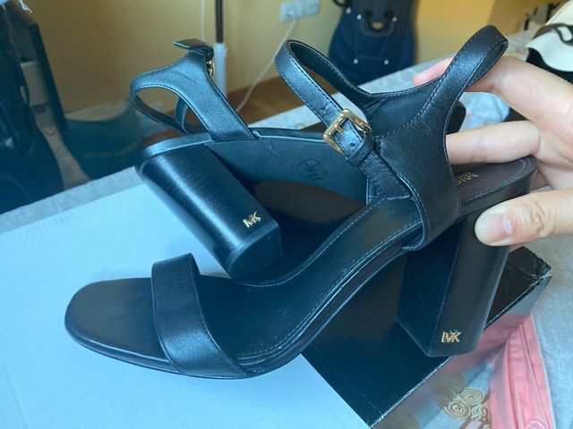 Sandalias con tacones Michael Kors NUEVO