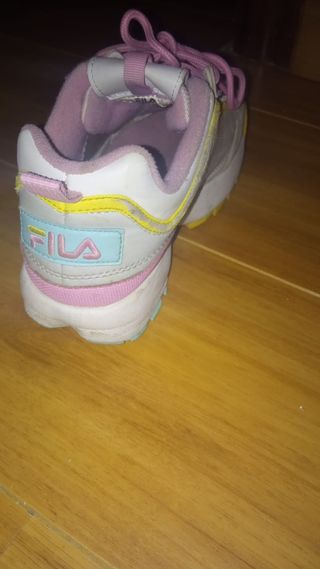 Bambas FILA color pastel de segunda mano por 25 EUR en L\\'Ametlla de Mar en  WALLAPOP