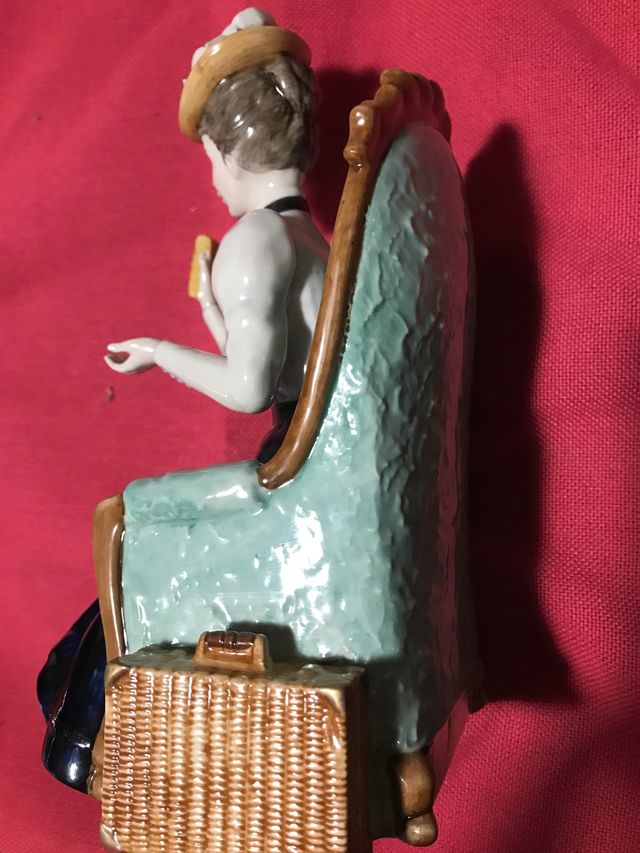 Figura antigua Avon de Sra Albee porcelana 