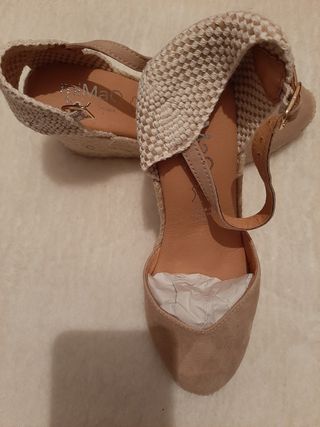 Alpargatas color nude de Mimao de segunda mano por 40 EUR en Narón en  WALLAPOP