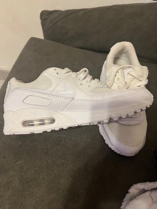Bambas Nike air max blancas 41 de segunda mano por 50 EUR en Badalona en  WALLAPOP