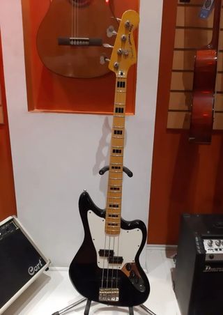 Bajo Fender de segunda mano en WALLAPOP