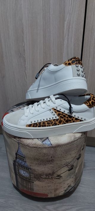 Zapatillas leopardo Zara de segunda mano por 19 EUR en Castellón de la  Plana en WALLAPOP