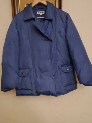 Anorak del corte inglés 42 por 6 euros de segunda mano por 6 EUR en Madrid  en WALLAPOP