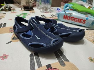 Sandalias Nike para playa de segunda mano por 6 EUR en Málaga en WALLAPOP