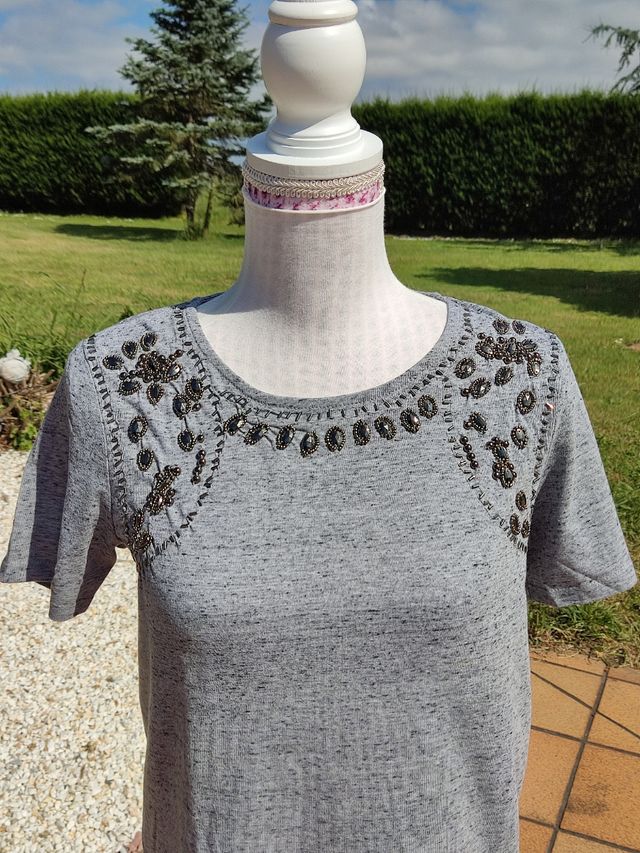 🌺 Bonita camiseta gris jaspeado abalorios platead
