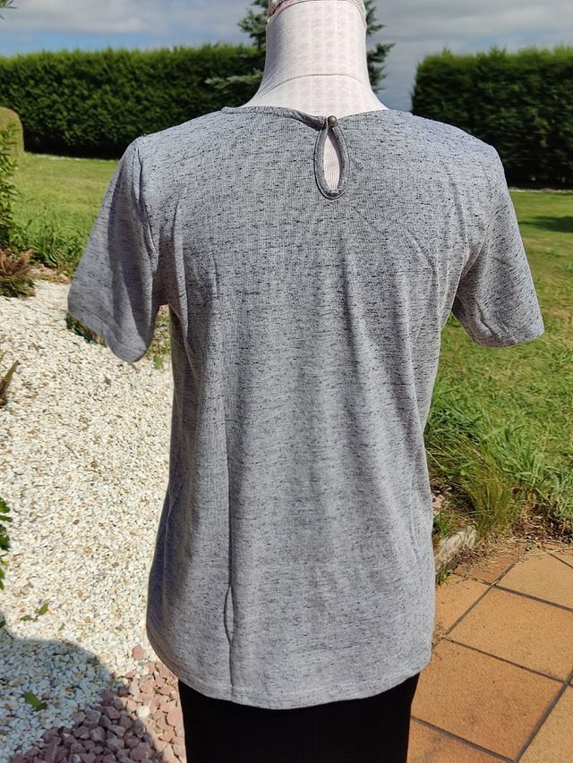 🌺 Bonita camiseta gris jaspeado abalorios platead