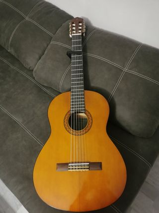 Guitarra yamaha c40 de segunda mano por 95 EUR en Narón en WALLAPOP