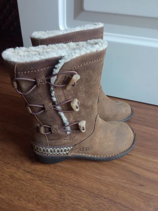 Botas UGG de segunda mano en WALLAPOP