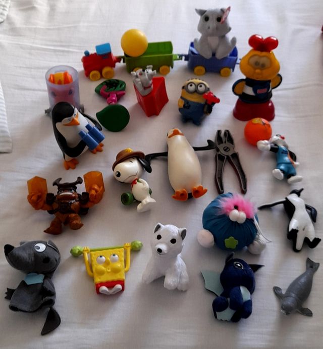 lote 21 personajes de la tele para niños