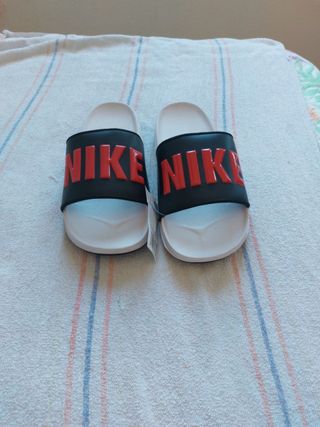 Chanclas Nike de segunda mano en WALLAPOP