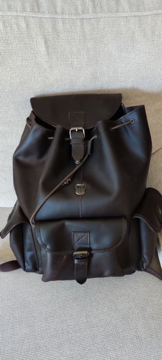 Mochila de cuero para mujer de segunda mano en WALLAPOP