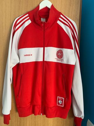 Chandal Adidas retro de segunda mano en WALLAPOP