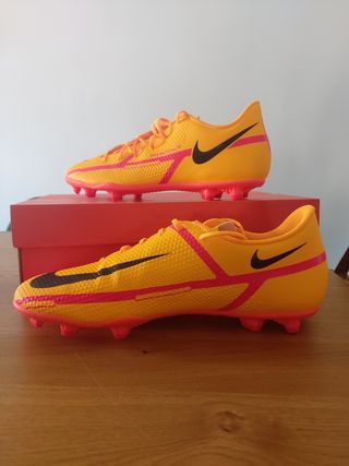 Botas de fútbol Nike Phantom de segunda mano en WALLAPOP