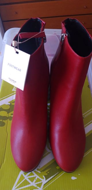 Botines rojos Pull\u0026amp;Bear de segunda mano por 18 EUR en Valdemoro en  WALLAPOP