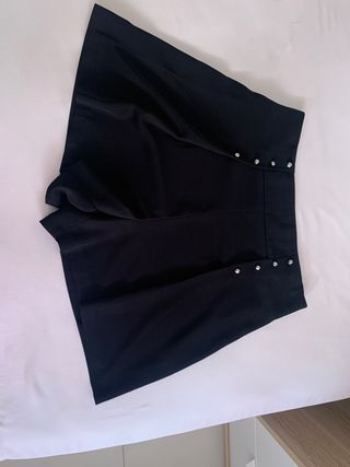 Pantalon corto negro mujer Zara talla M de segunda mano por 12 EUR en  Madrid en WALLAPOP