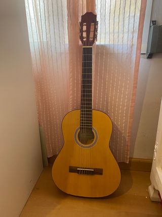 Guitarra infantil de segunda mano en WALLAPOP