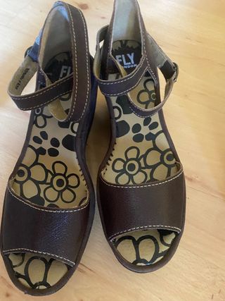 Sandalias Fly London de segunda mano en WALLAPOP