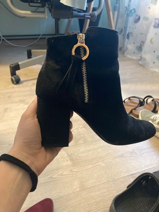 Botines 37 de segunda mano por 10 EUR en San Martín de la Vega en WALLAPOP