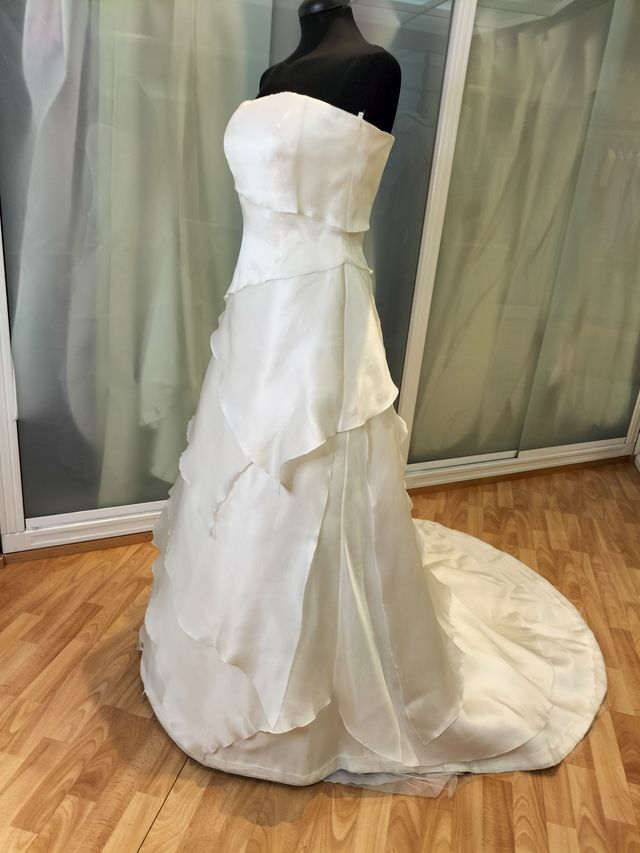 vestido palabra de honor organza