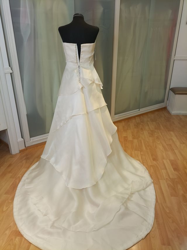 vestido palabra de honor organza