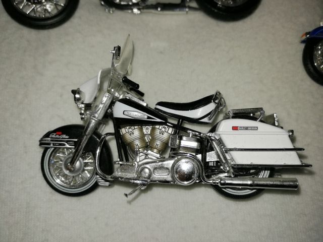 Lote 8 Harley Davidson