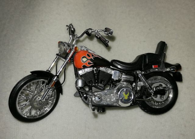 Lote 8 Harley Davidson