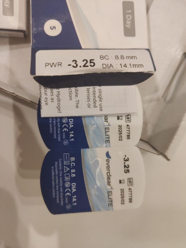 Lentillas nuevas sin estrenar -3. 25