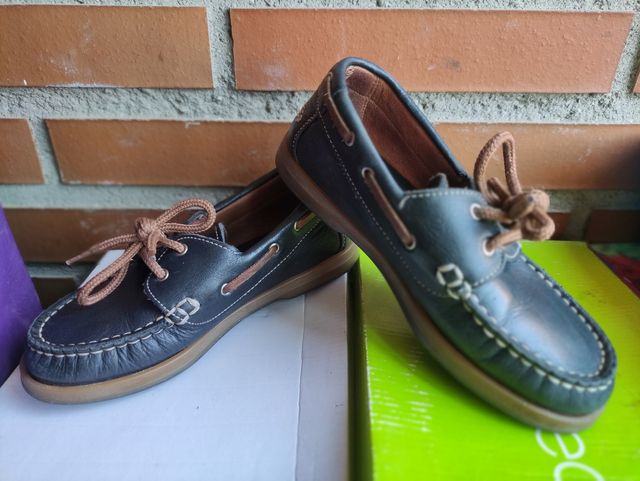 zapatos náuticos de piel.N. 31