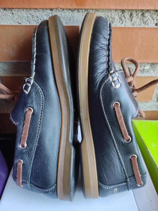 zapatos náuticos de piel.N. 31