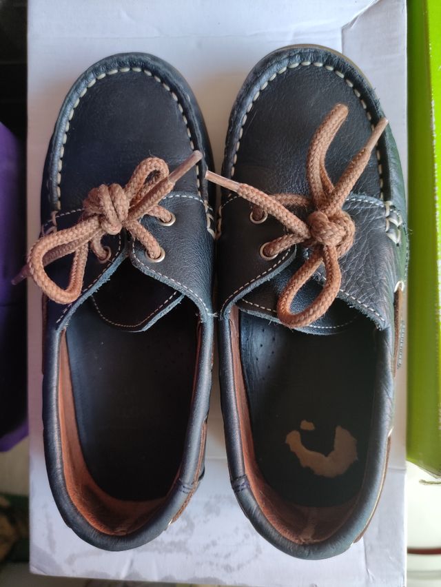 zapatos náuticos de piel.N. 31