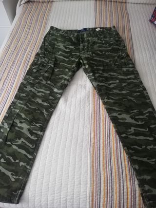Pantalones militares de segunda mano en Madrid en WALLAPOP