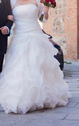Vestido de novia de marca de segunda mano en Madrid en WALLAPOP