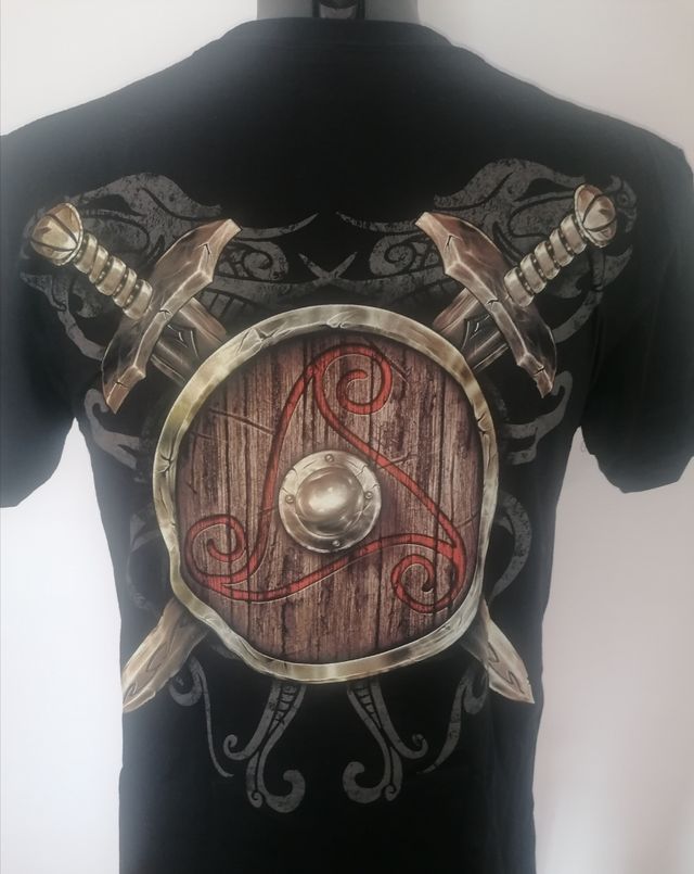 Maglietta t-shirt Vichingo 3D fronteretro diversi