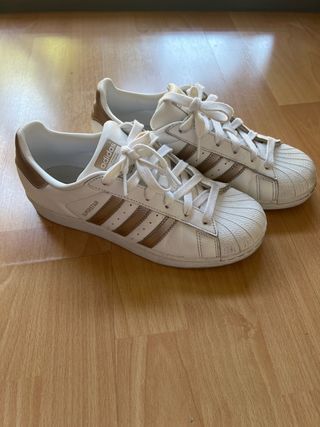 Zapatillas adidas Superstar de segunda mano en WALLAPOP