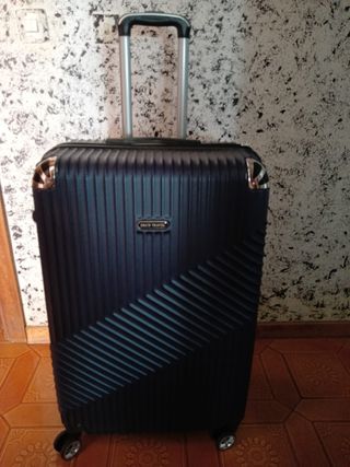 Maleta de viaje negra de segunda mano en Madrid en WALLAPOP
