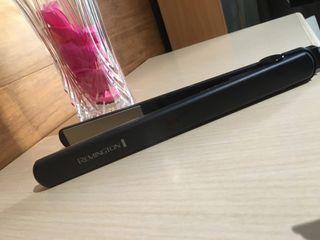 Planchas de pelo Remington S1001 de segunda mano por 7 EUR en Segovia en  WALLAPOP