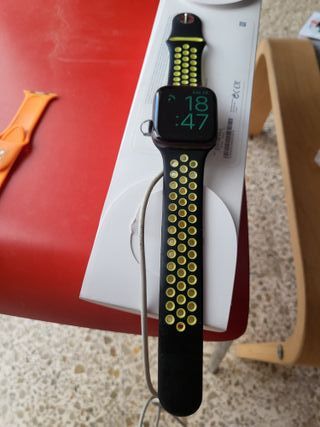 Apple watch 5 aluminio 44 mm de segunda mano por 200 EUR en Alcúdia en  WALLAPOP