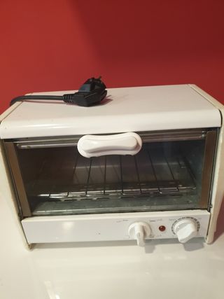 Horno Tostador de segunda mano por 20 EUR en Cedillo del Condado en WALLAPOP