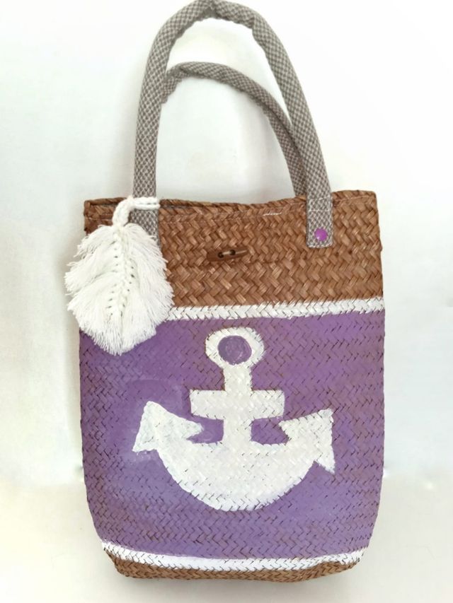 Bolso de hombro mimbre.