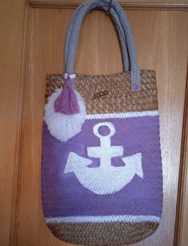 Bolso de hombro mimbre.