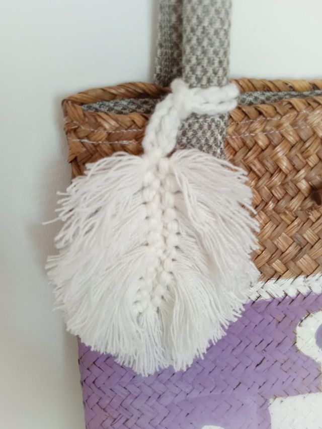 Bolso de hombro mimbre.