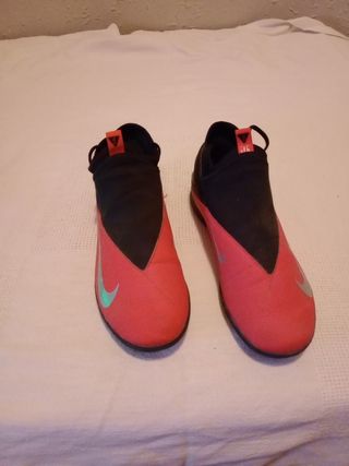 Botas de fútbol Nike Phantom de segunda mano en WALLAPOP