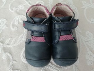 Zapatillas deportivas primeros pasos con velcro Biomecanics Talla 23 Color  BLANCO ROSA