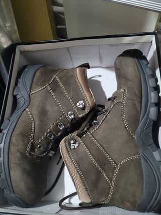 Botas de montaña hombre de segunda mano en WALLAPOP