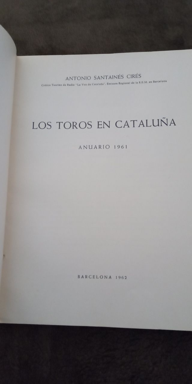 LIBRO LOS TOROS EN CATALUÑA