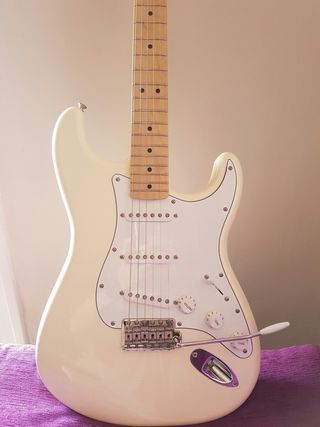 Guitarra Fender Stratocaster de segunda mano en WALLAPOP