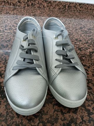 Zapatillas deportivas mujer plateadas Tex (N°40) de segunda mano por 3 EUR  en Mieres del Camino en WALLAPOP