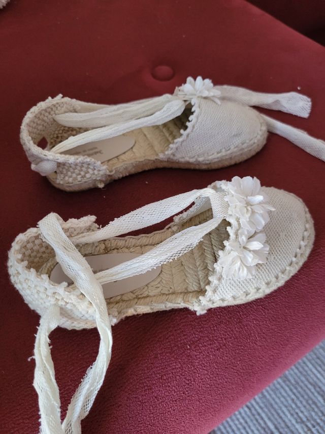Zapatos niña número 28.Comunion,boda,fiesta,evento